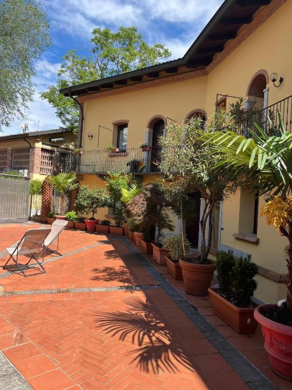 Monolocale Dalia Abbadesse Guest House Milano Eksteriør billede