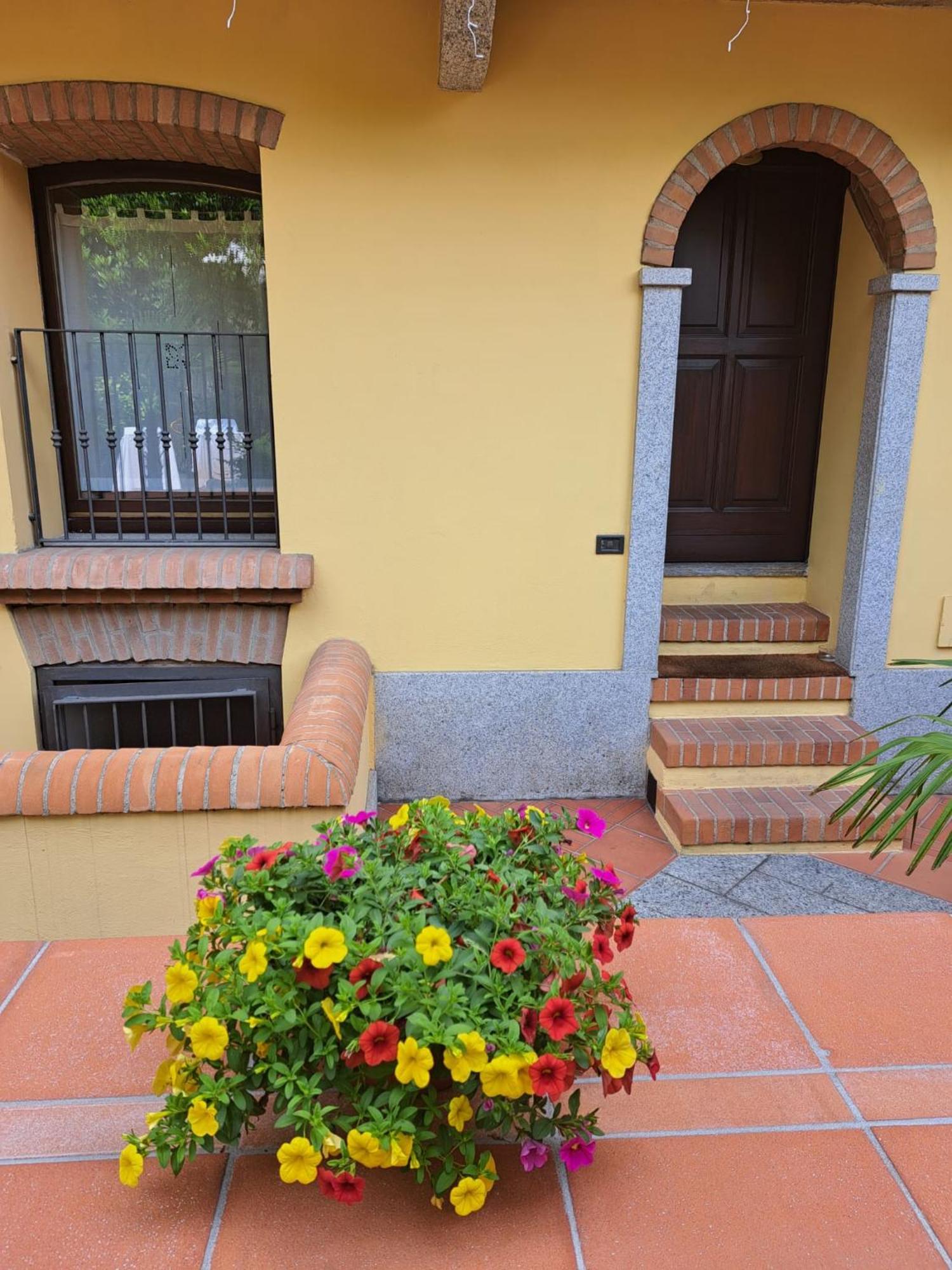 Monolocale Dalia Abbadesse Guest House Milano Eksteriør billede